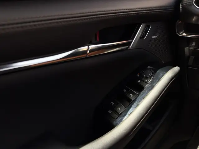 Mazda Mazda3 view 12