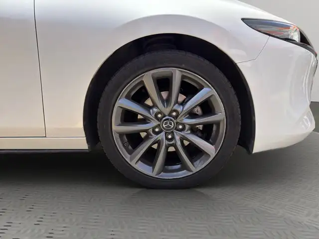 Mazda Mazda3 view 7