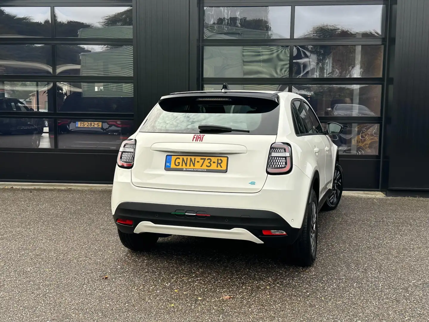 Fiat 600e RED Edition 54 kWh 1e eigenaar 2024 Blanc - 2