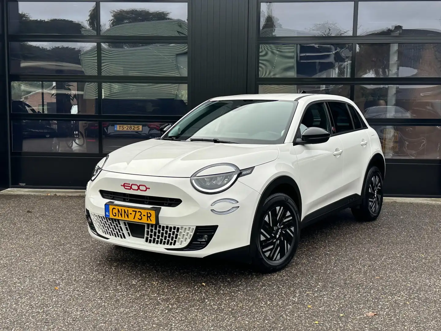 Fiat 600e RED Edition 54 kWh 1e eigenaar 2024 Blanc - 1