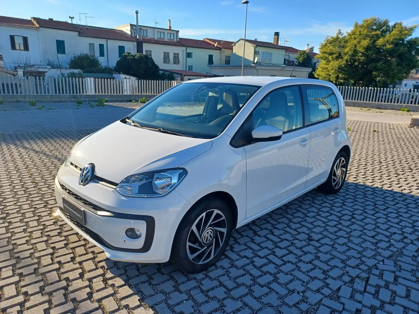 Volkswagen up! up! 5p 2017 5p 1.0 Move 60cv Blanc - 1
