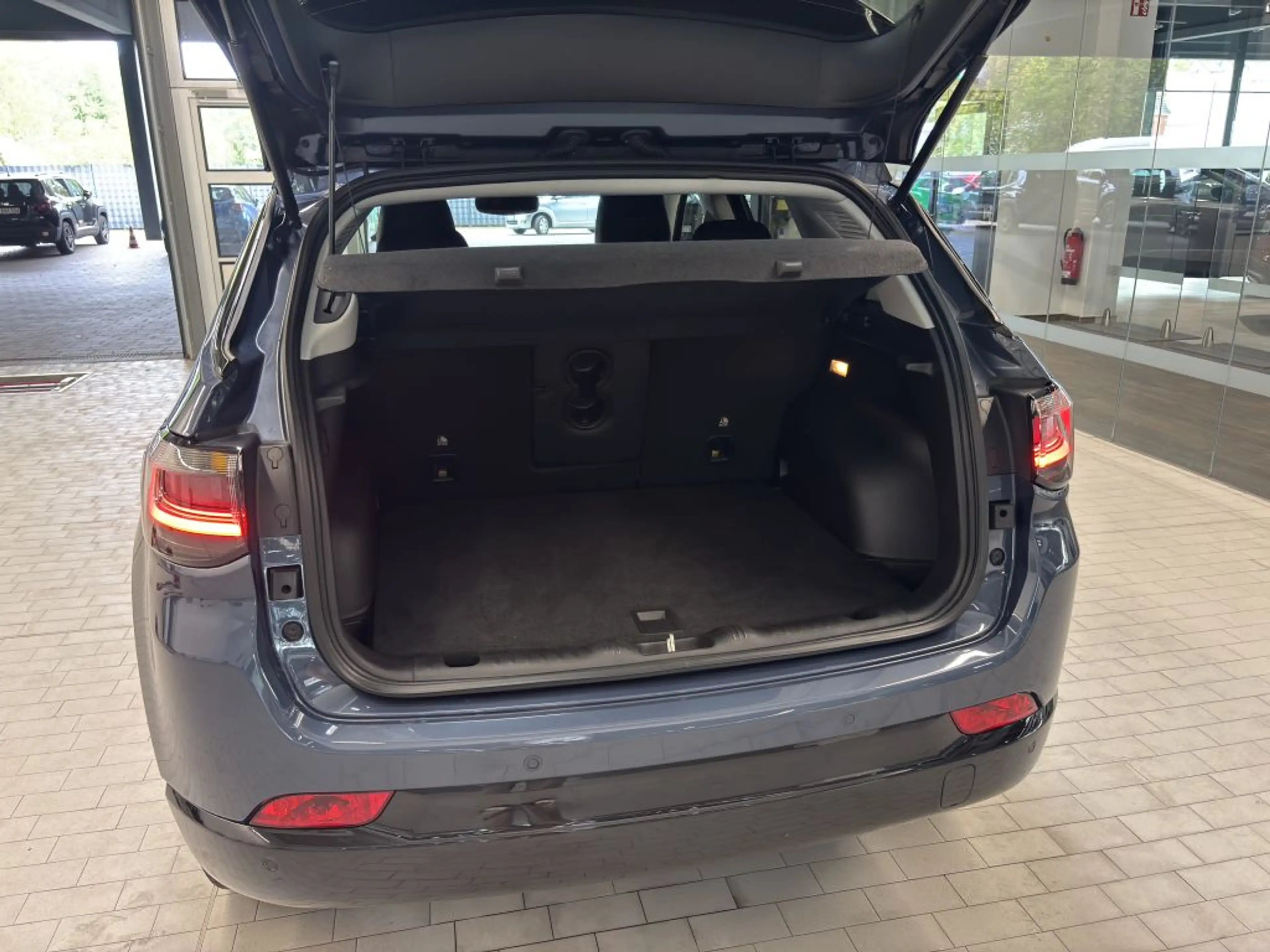 Jeep Compass 1.5 GSE T4 48V e-Hybrid AUTOMATIK S WINTER-Pkt. PD — photo 7