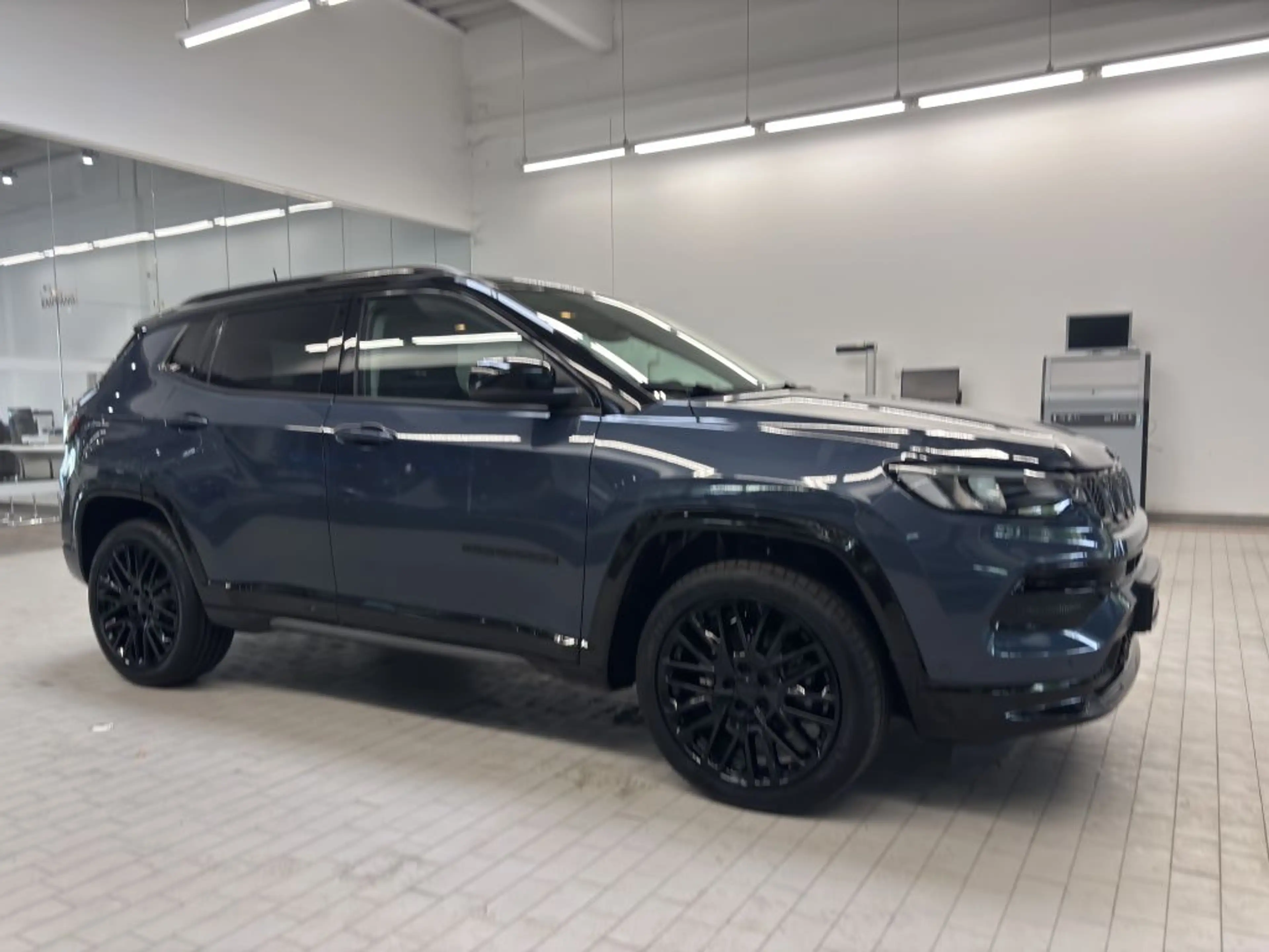 Jeep Compass 1.5 GSE T4 48V e-Hybrid AUTOMATIK S WINTER-Pkt. PD — photo 2