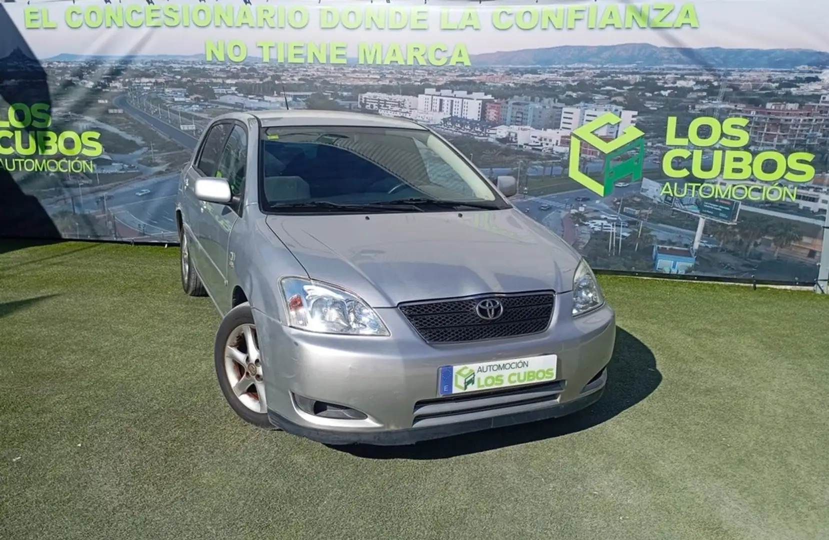 Toyota Corolla 2.0 D4-D Linea Sol 110CV Gris - 1