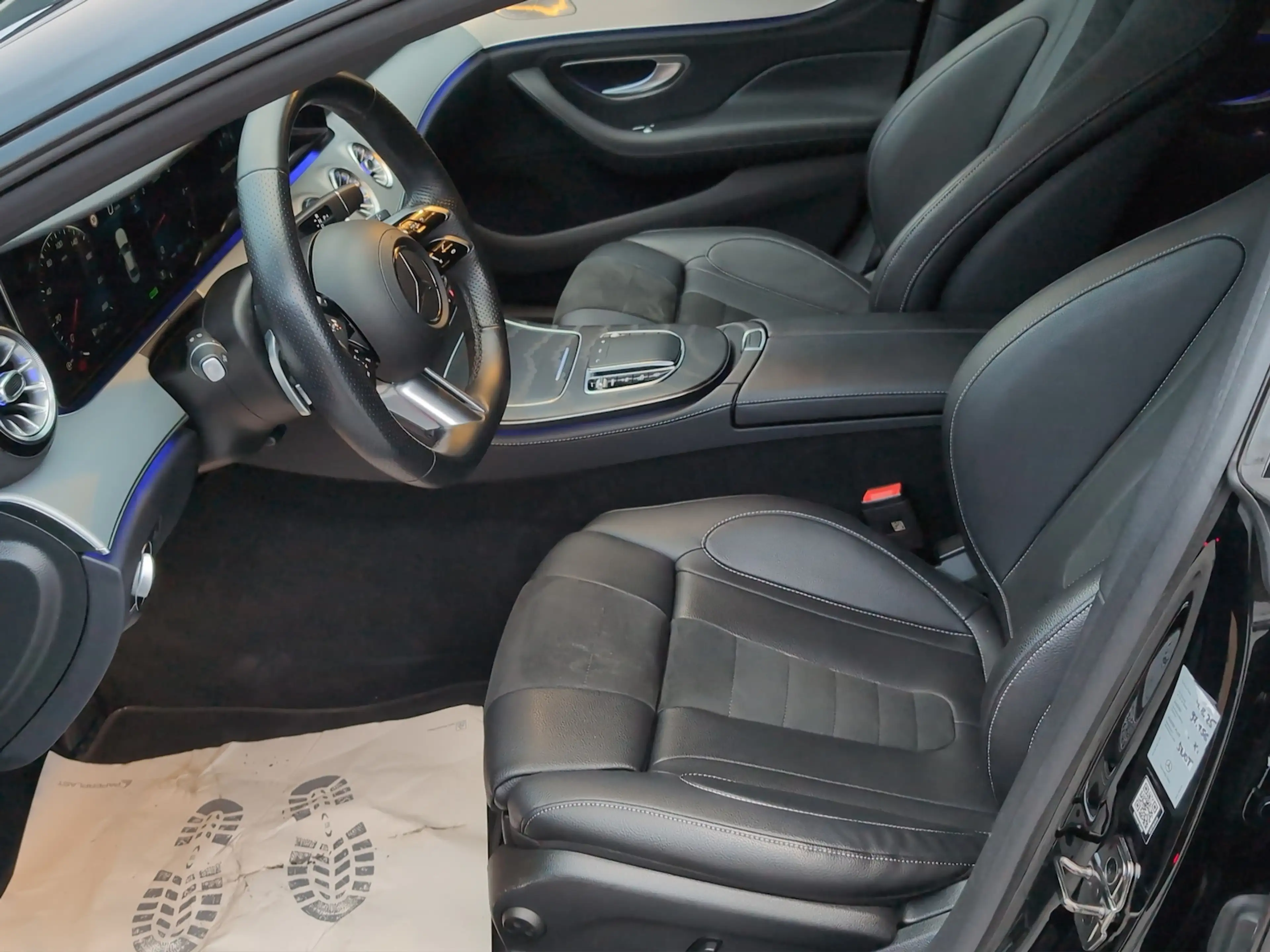 Mercedes-Benz CLS 300 d 4M AMG Night *LED*eAHK*Distro*Burmes* — photo 5
