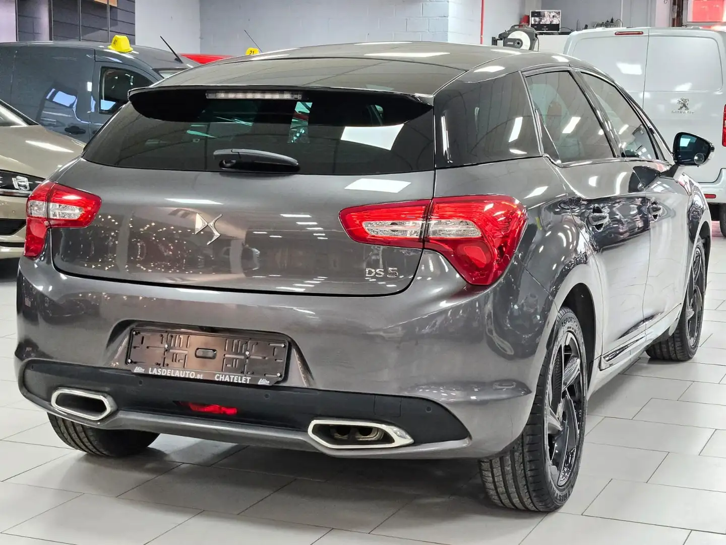 DS Automobiles DS 5 1.6i Auto Carplay Led CAMERA TOIT Pano Gps Cruise Gris - 2