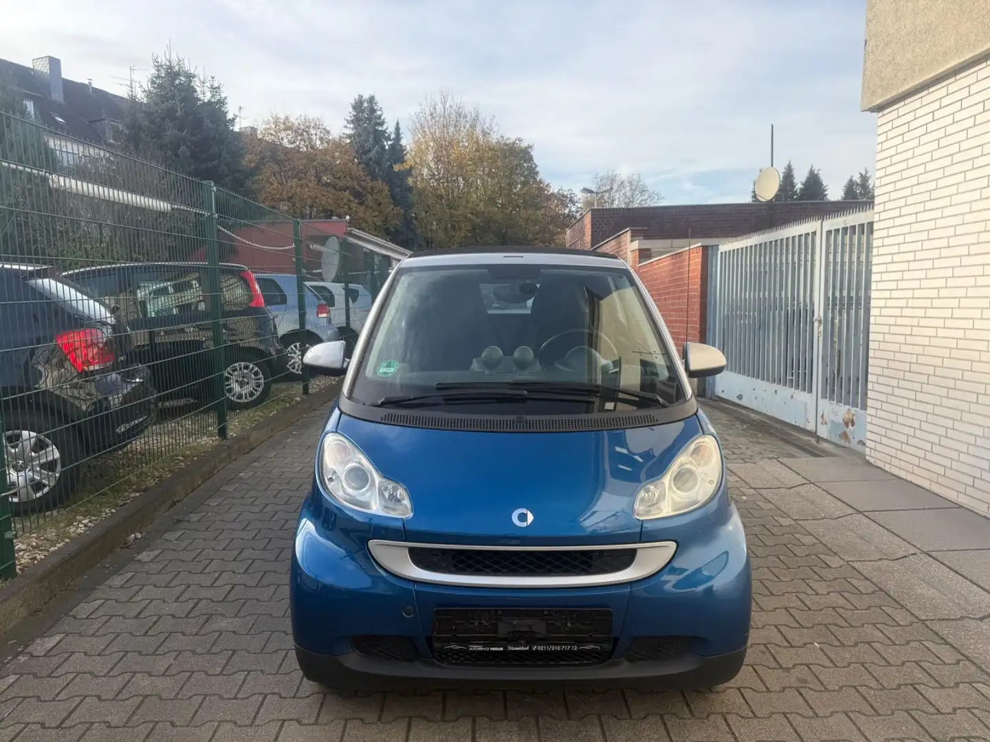 smart forTwo fortwo cabrio CDI 33 kW TÜV NEU*TOP Silber - 2