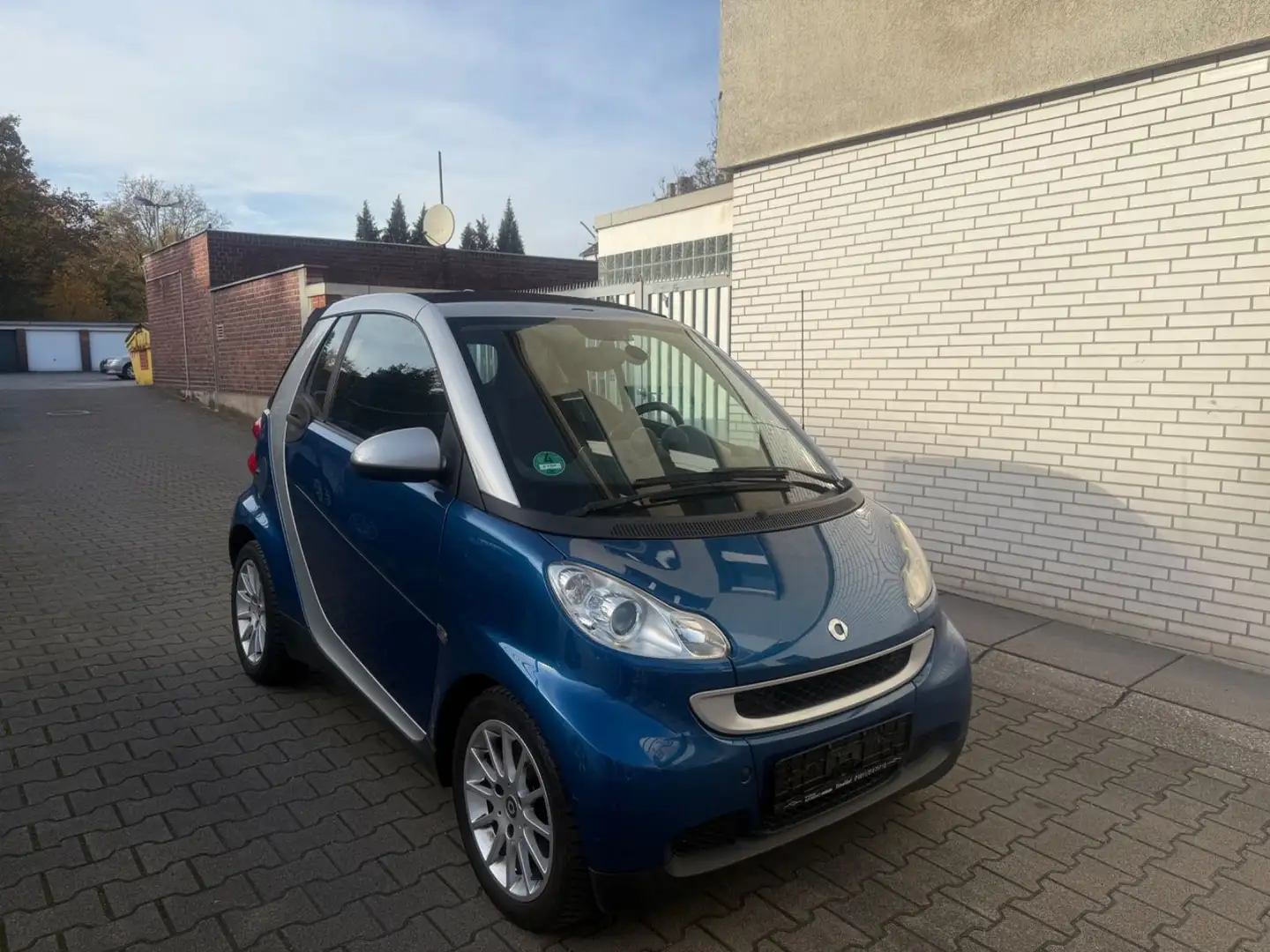 smart forTwo fortwo cabrio CDI 33 kW TÜV NEU*TOP Silber - 1
