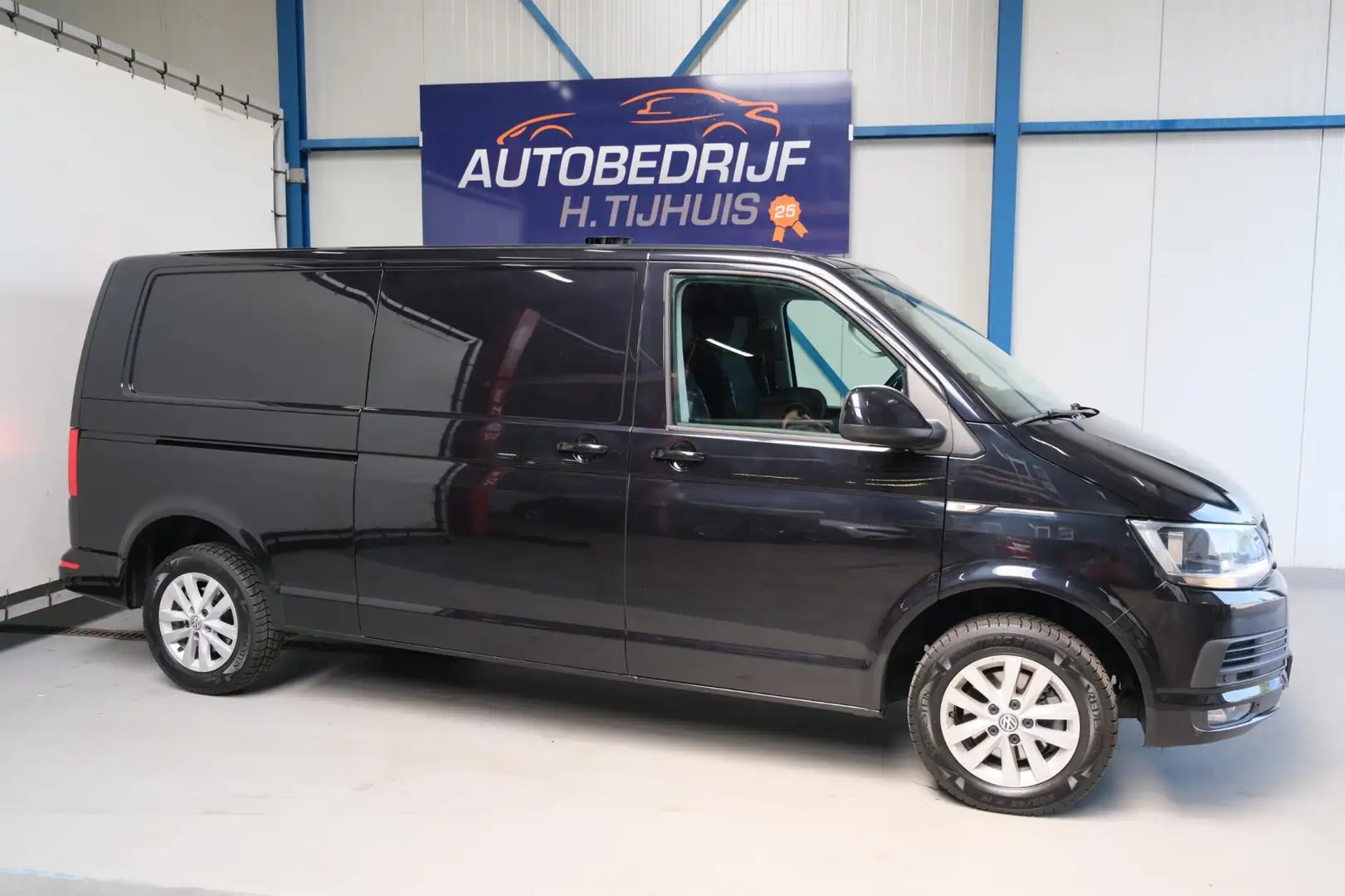 Volkswagen Transporter 2.0 TDI L2H1 Highline Automaat - N.A.P. Airco, Cru Noir - 2
