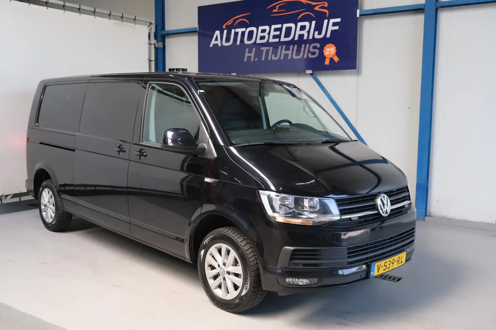 Volkswagen Transporter 2.0 TDI L2H1 Highline Automaat - N.A.P. Airco, Cru Noir - 1