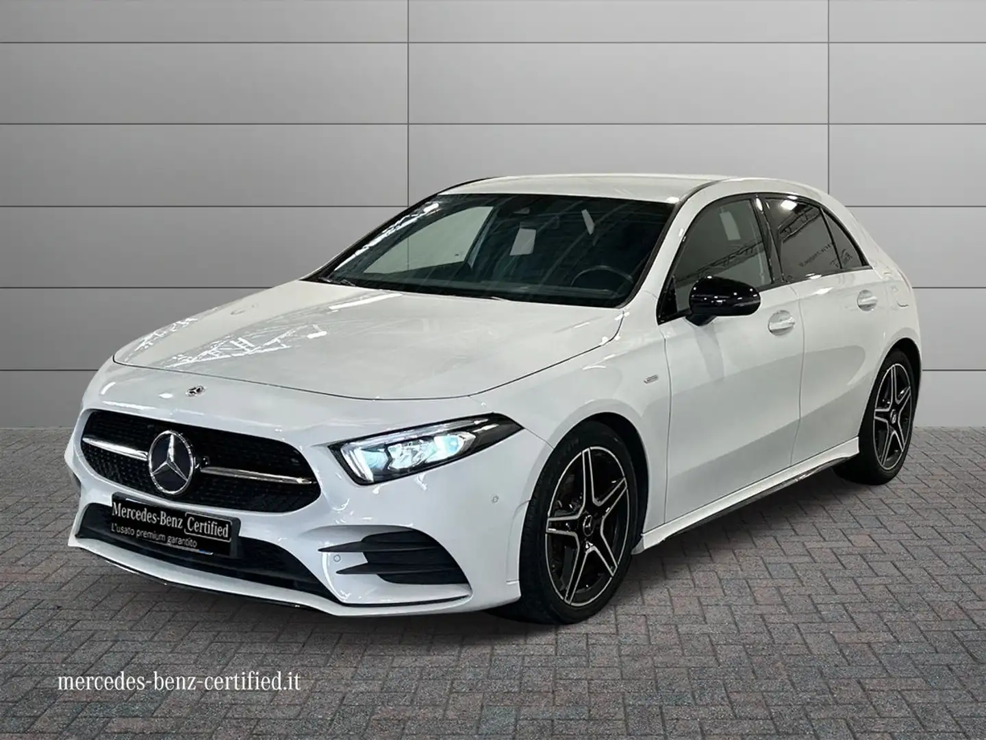 Mercedes-Benz A 180 d Premium Night edition Plus auto Bianco - 1