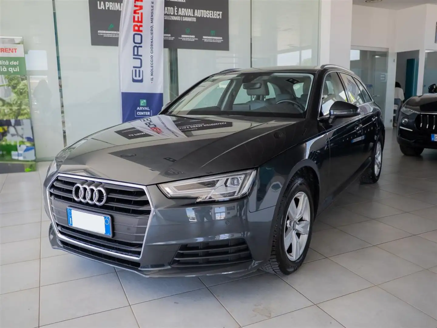 Audi A4 30 TDI 2.0 TDI 122CV Business S-tronic 36 mesi di Gris - 1