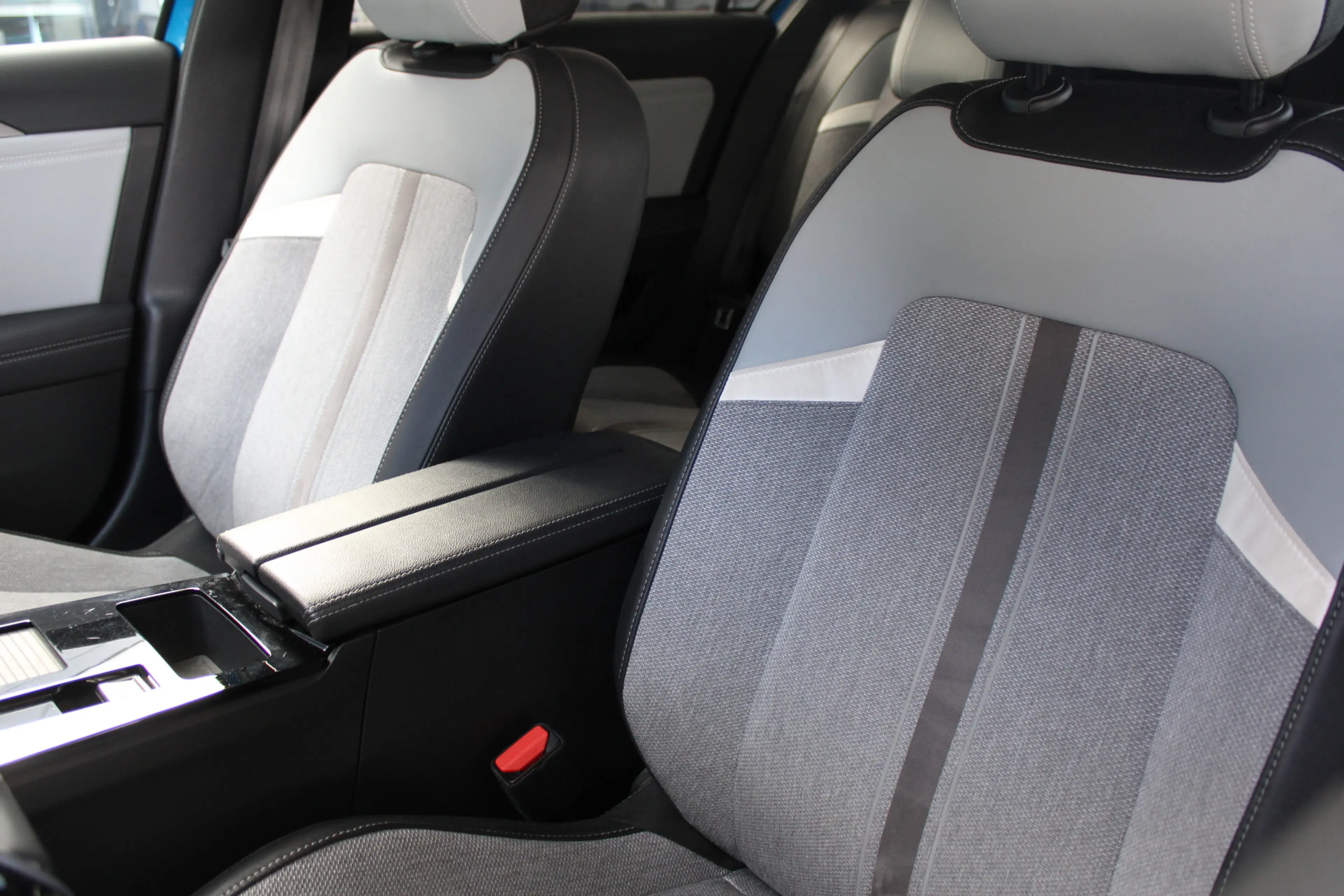 Opel Astra Sports Tourer 1.6 Hybrid Elegance | Dealeronderhou — photo 8
