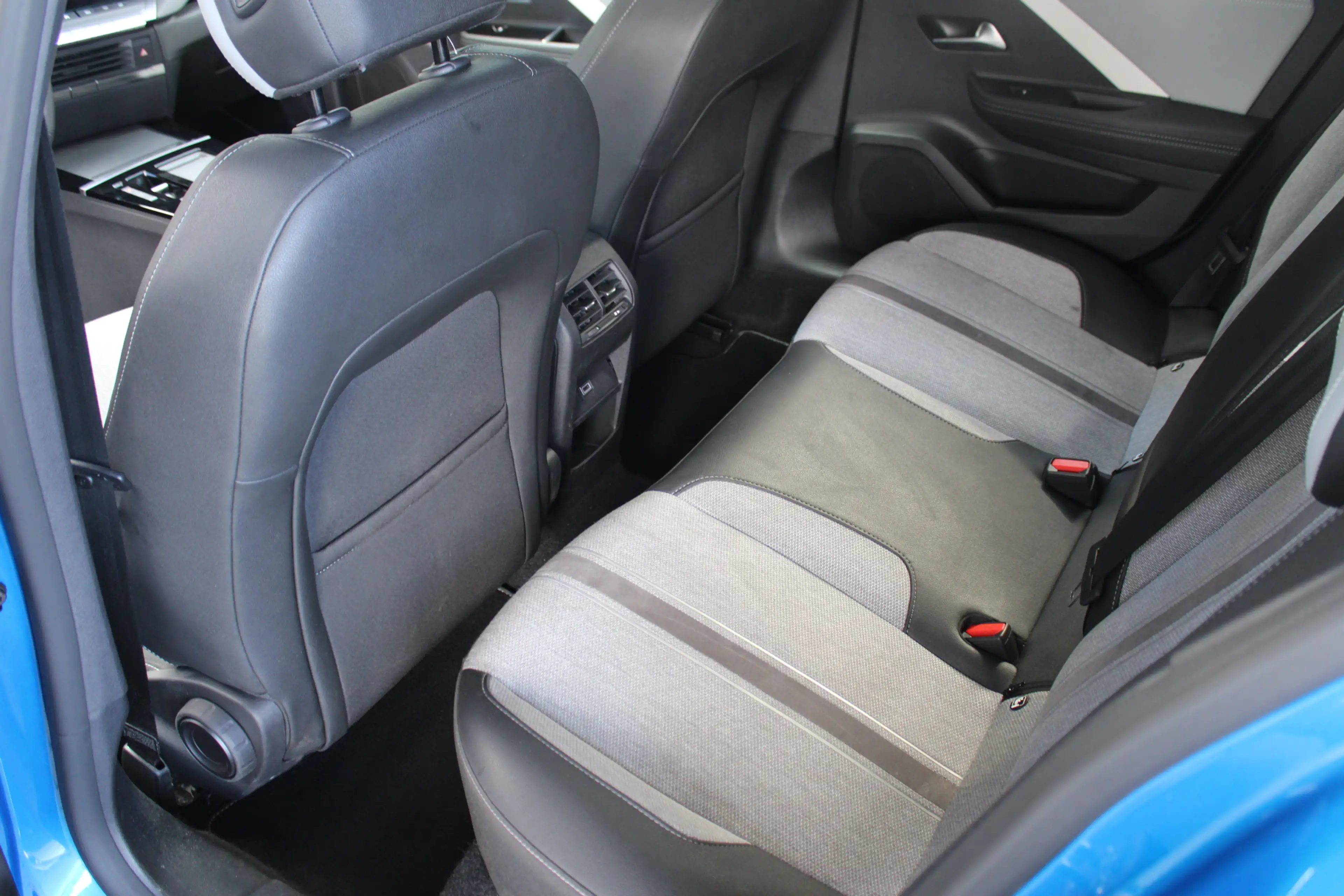 Opel Astra Sports Tourer 1.6 Hybrid Elegance | Dealeronderhou — photo 20