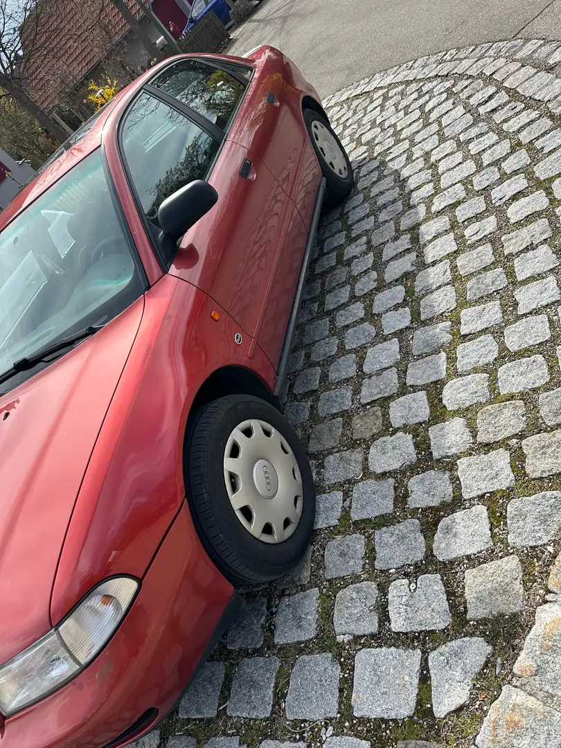 Audi A4 1.8 Czerwony - 1