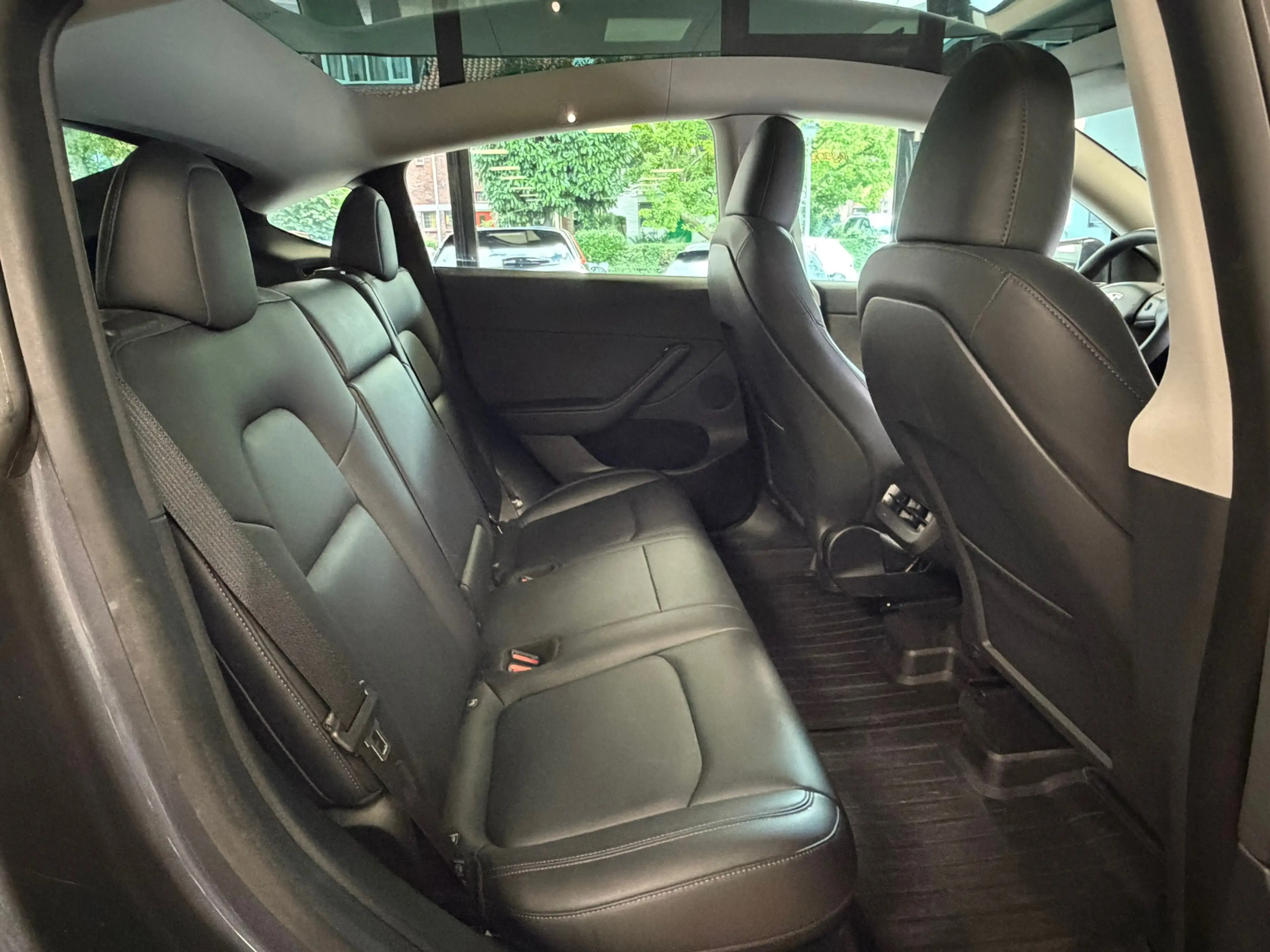 Tesla Model Y Long Range AWD 75 kWh 533KM bereik WLTP — photo 14