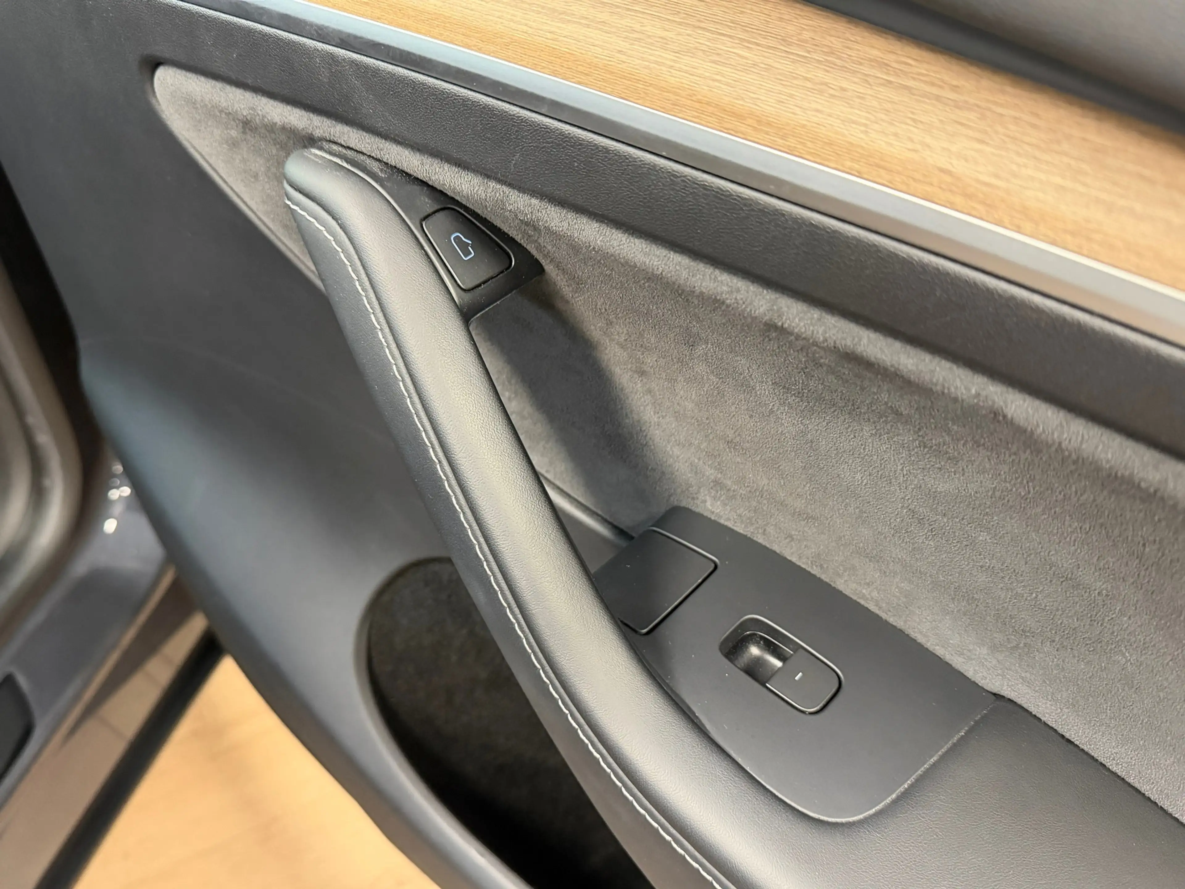 Tesla Model Y Long Range AWD 75 kWh 533KM bereik WLTP — photo 12