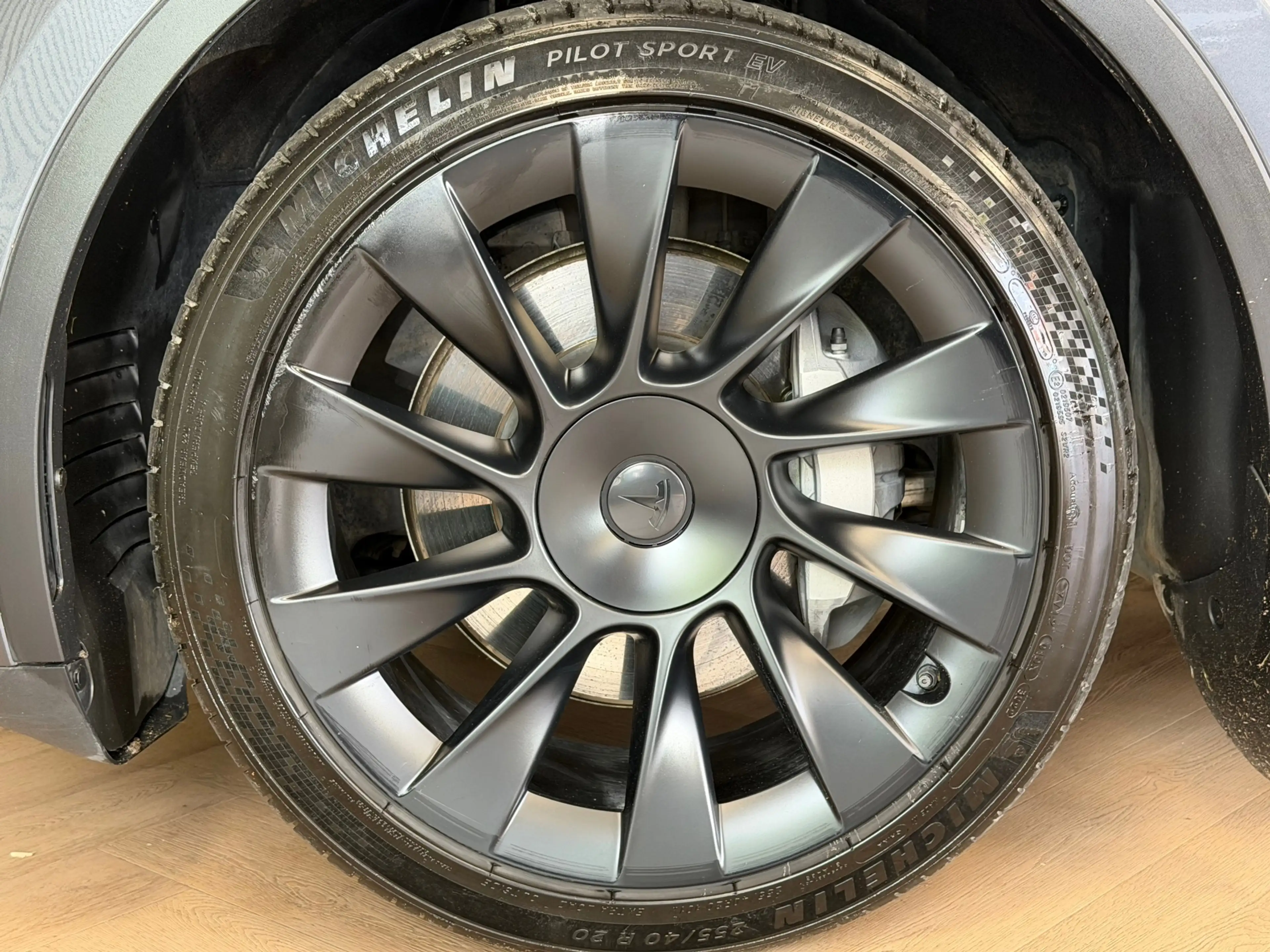 Tesla Model Y Long Range AWD 75 kWh 533KM bereik WLTP — photo 8