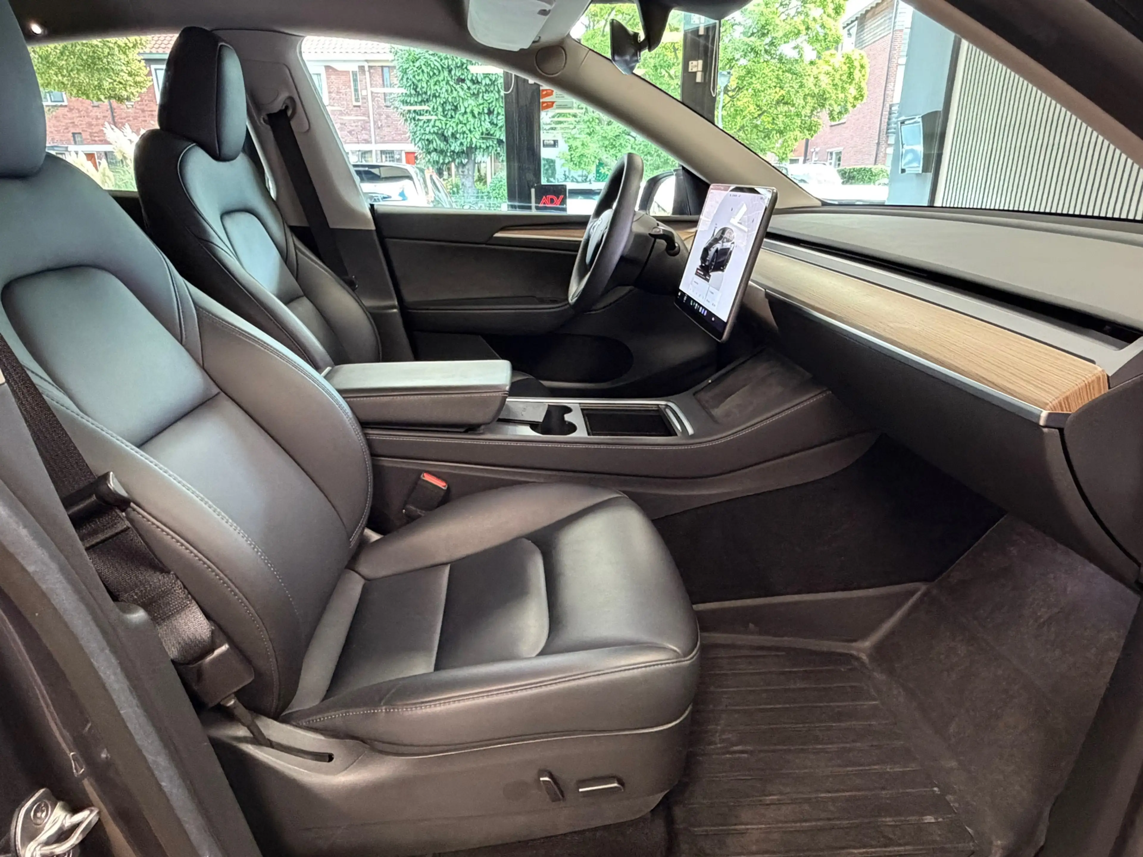 Tesla Model Y Long Range AWD 75 kWh 533KM bereik WLTP — photo 10