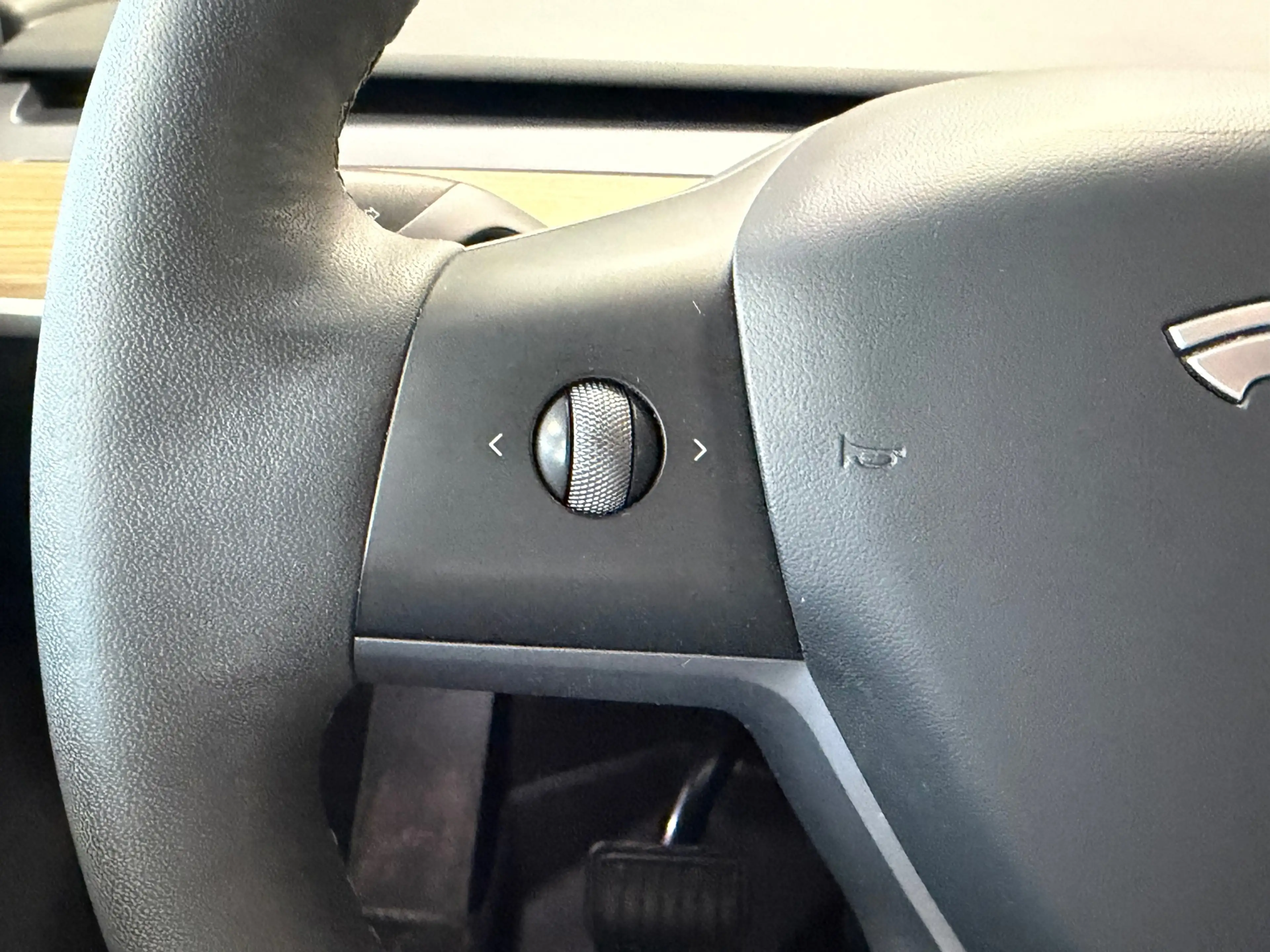 Tesla Model Y Long Range AWD 75 kWh 533KM bereik WLTP — photo 23