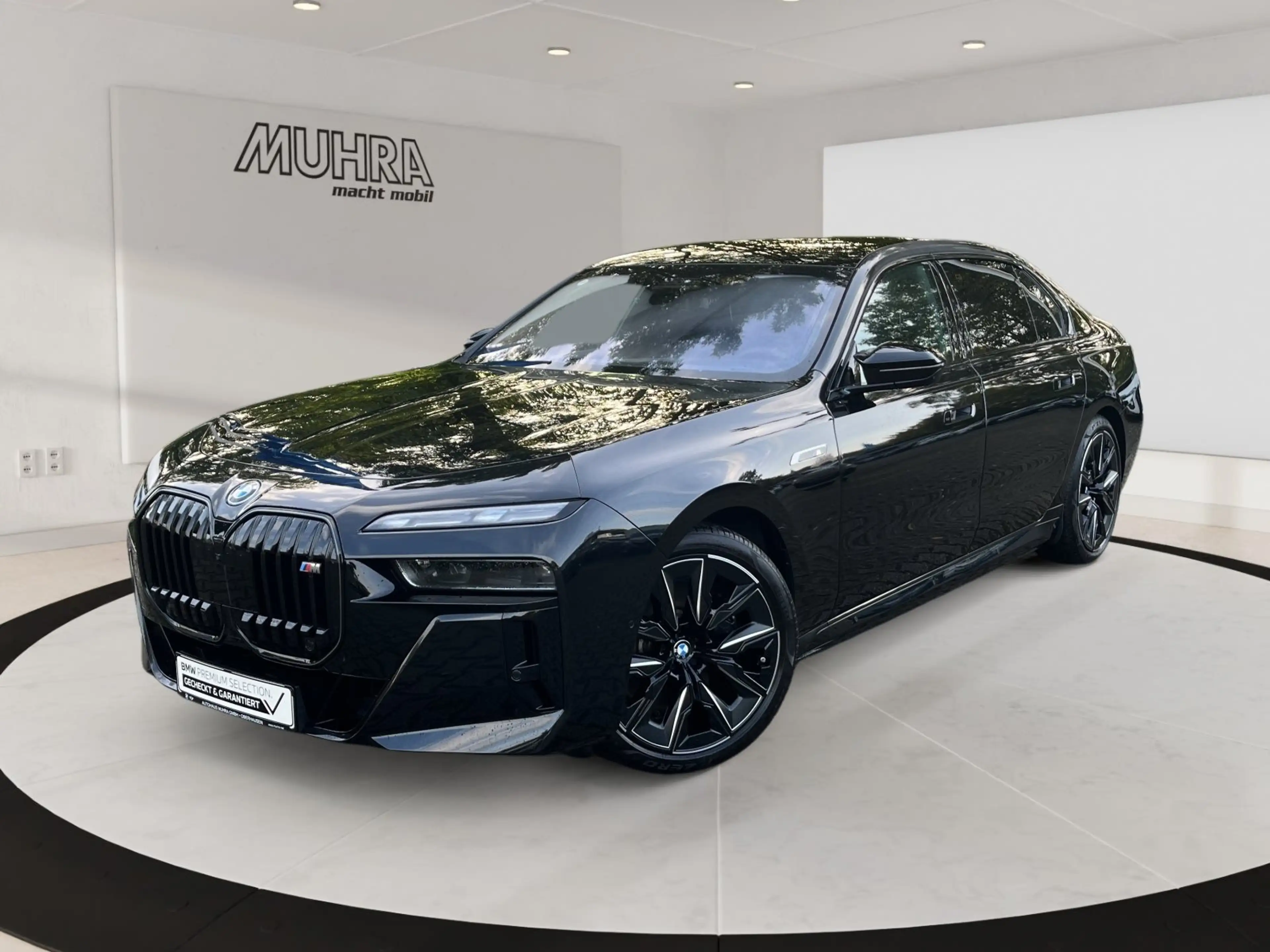 BMW i7 M70 xDrive M Sport 21" TV Massage Skylg. B&W — photo 2