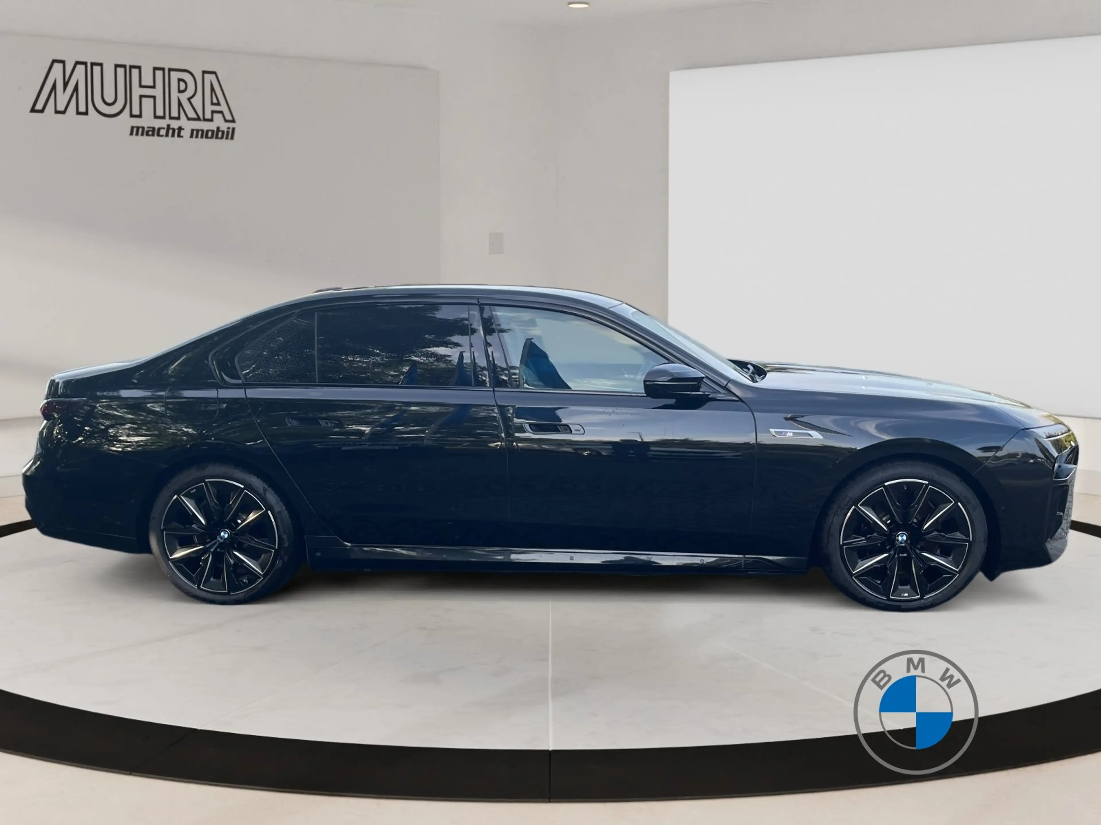 BMW i7 M70 xDrive M Sport 21" TV Massage Skylg. B&W — photo 6