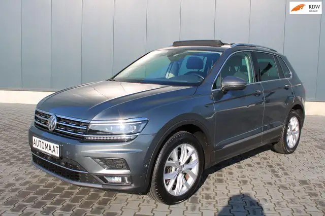 Volkswagen Tiguan 2.0 TSI 4Motion Highline SCHUIFDAK TREKHAAK
