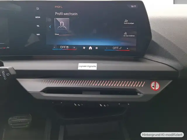 BMW 1 Series view 8