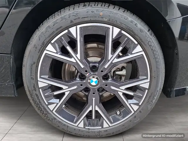BMW 1 Series view 6