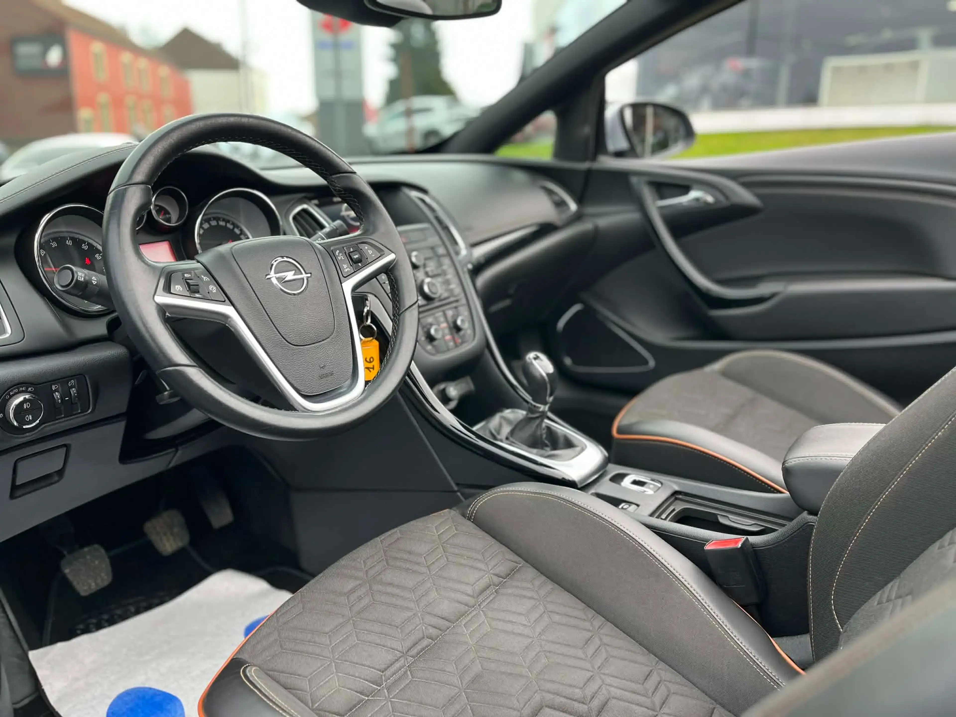 Opel Cascada CABRIO 1.4 Turbo *SPORT*CUIR*CLIM*GPS*PDC*REG-VTS* — photo 15