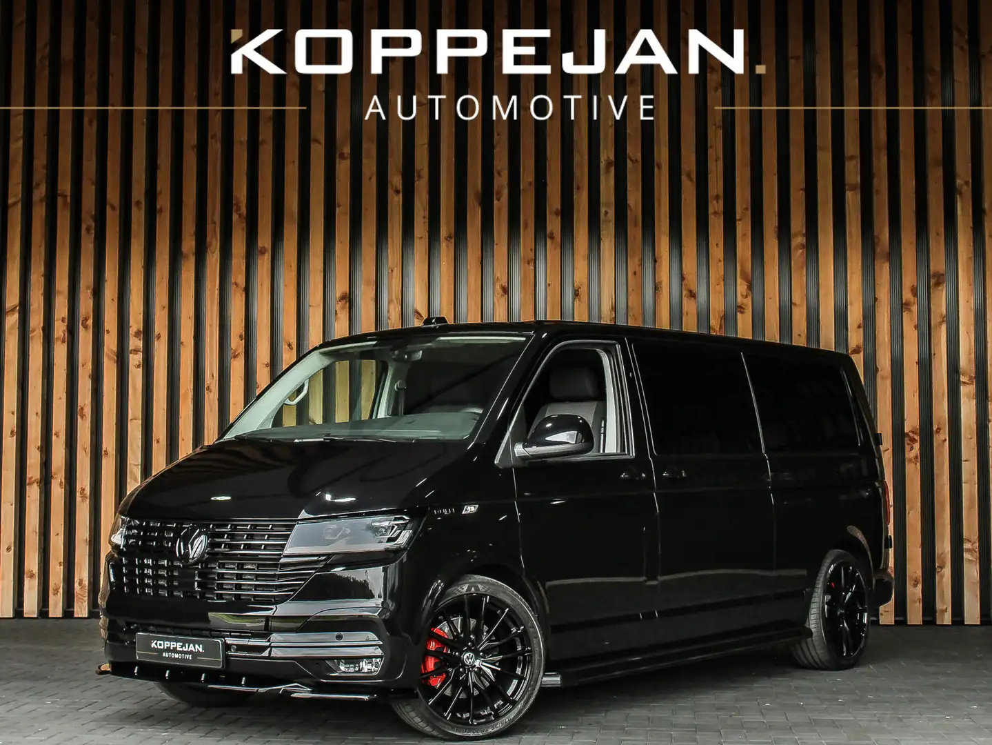 Volkswagen T6.1 Transporter 2.0 TDI 204PK DSG Bulli Dubbele Cabine | BPM VRIJ! Zwart - 1