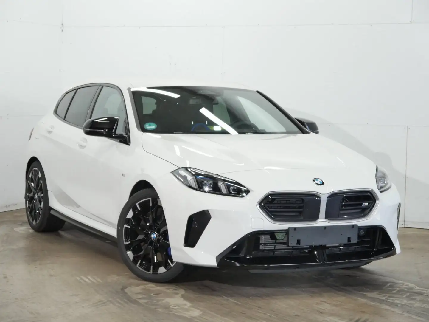 BMW 135 M135i xDrve+M SPORTPAKET+HARMAN KARDON+19"ALU Wit - 2