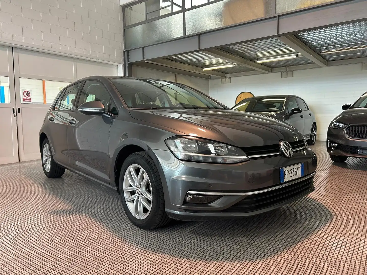 Volkswagen Golf Golf VII 2017 5p 5p 1.4 tsi Executive 125cv dsg Grigio - 1
