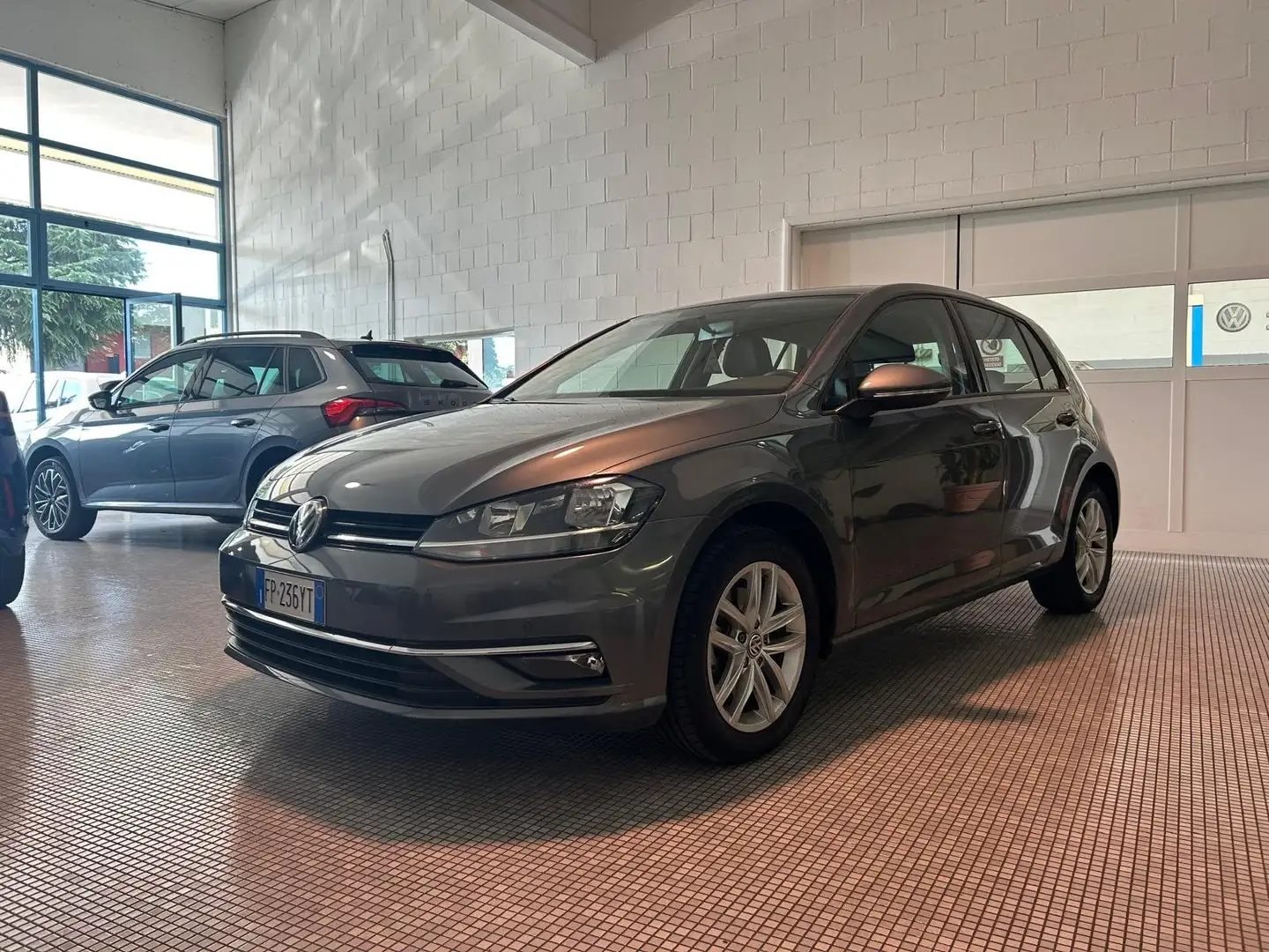 Volkswagen Golf Golf VII 2017 5p 5p 1.4 tsi Executive 125cv dsg Grigio - 2