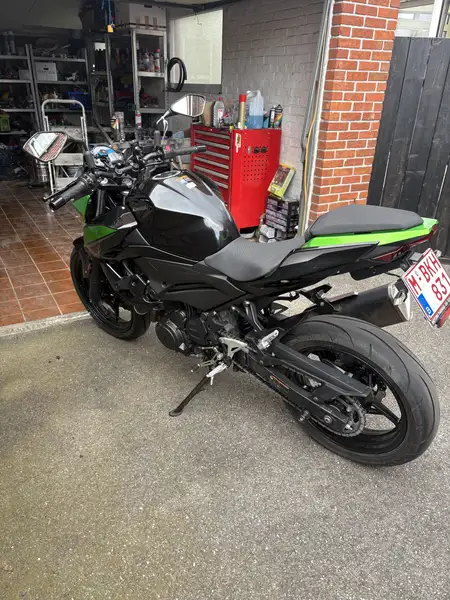 Kawasaki Z 400 - foto 4