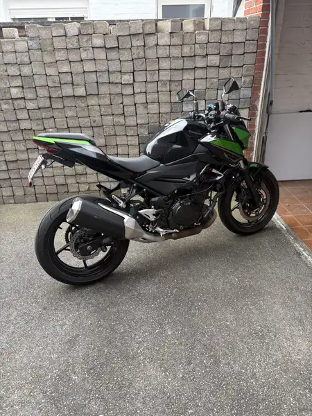 Kawasaki Z 400 - foto 2