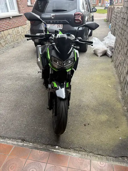 Kawasaki Z 400 - foto 3