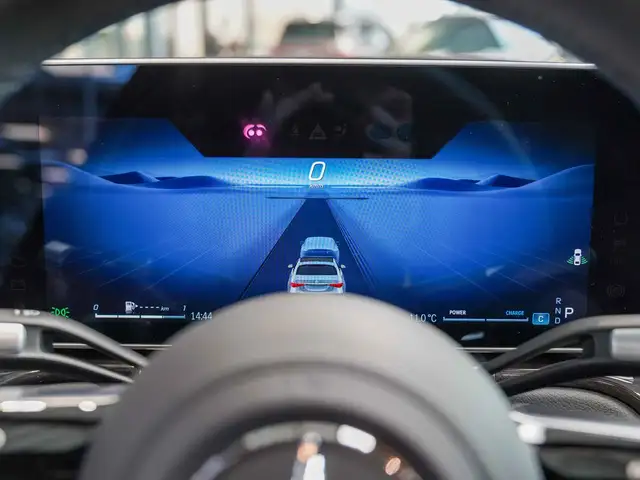 Mercedes-Benz S-Class view 14
