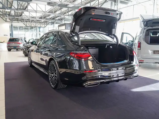 Mercedes-Benz S-Class view 6