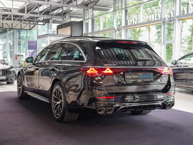 Mercedes-Benz E-Class view 5