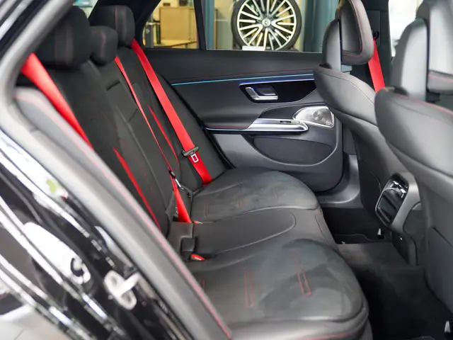 Mercedes-Benz E-Class view 13