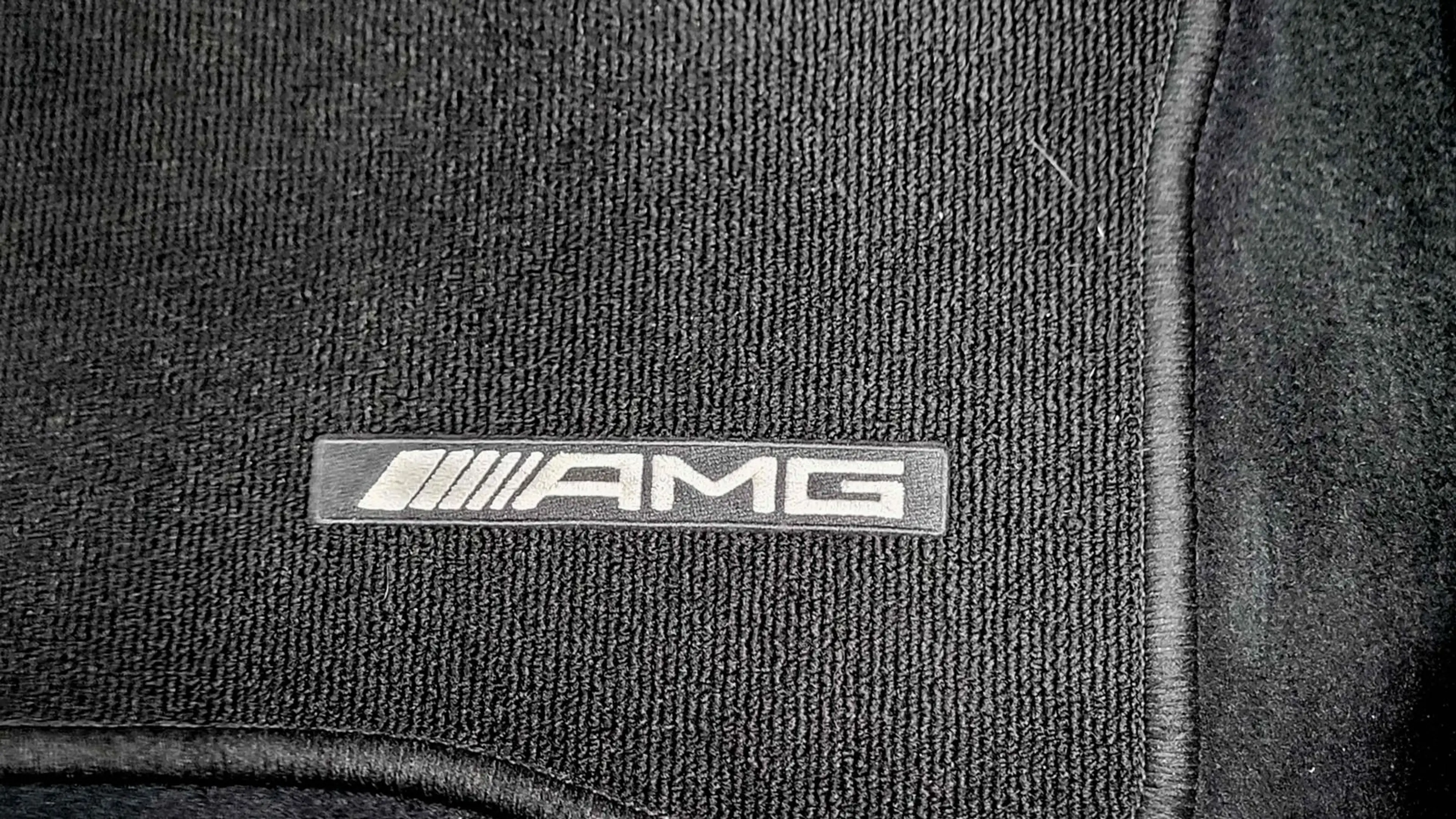 Mercedes-Benz GLC 250 4matic AMG Line Leder, Comand, LED... — photo 15
