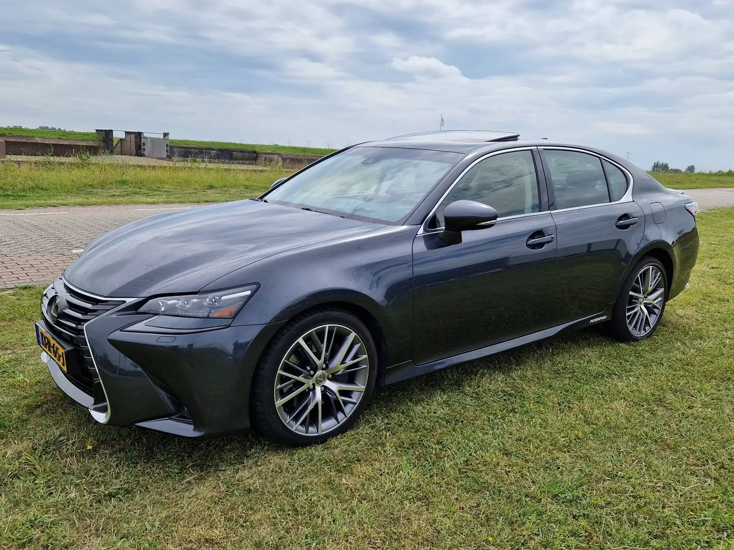 Lexus GS 300 GS 300h President Line Grau - 1