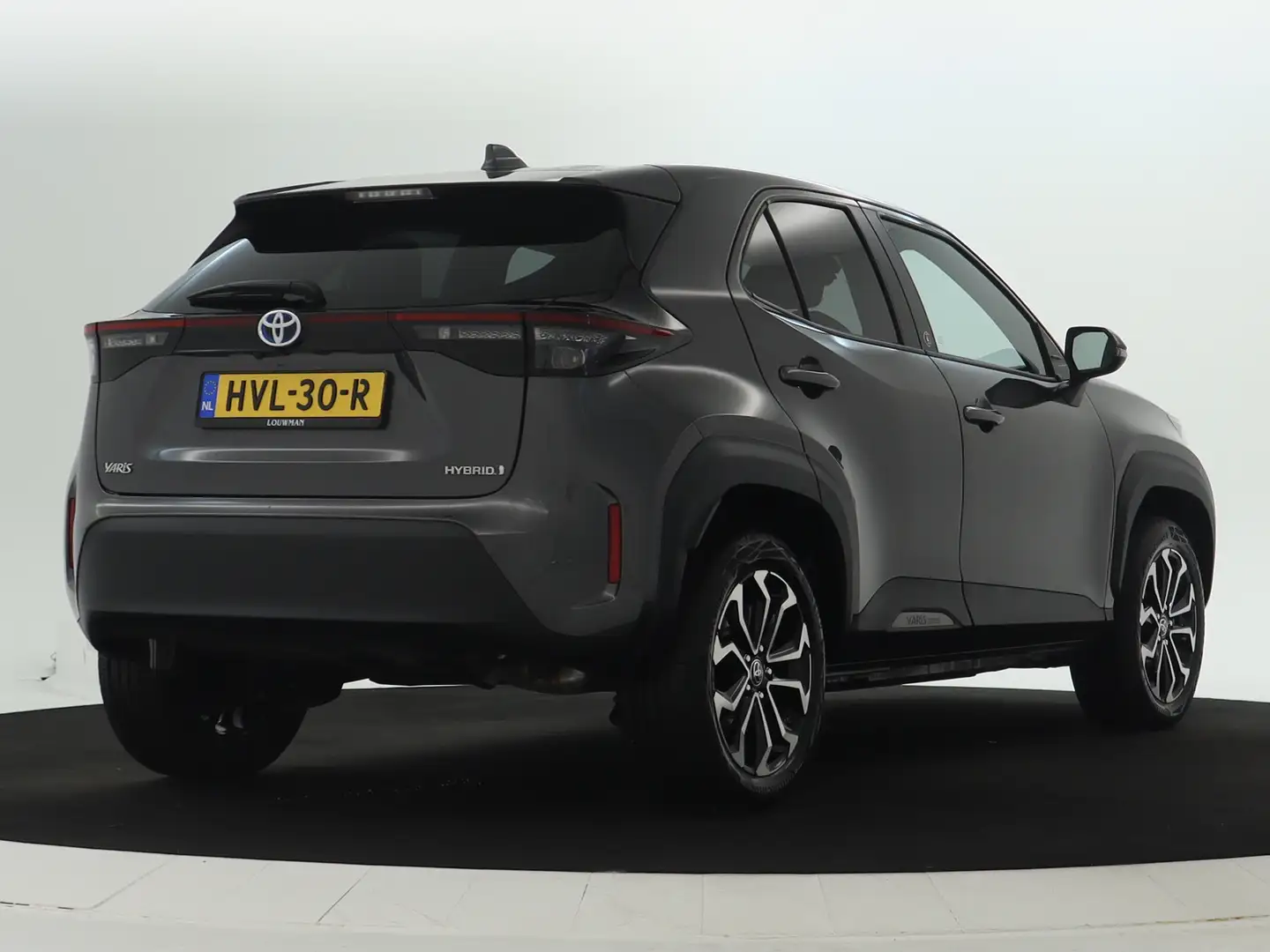 Toyota Yaris Cross 1.5 Hybrid Dynamic Limited | Winter pakket | Grijs - 2