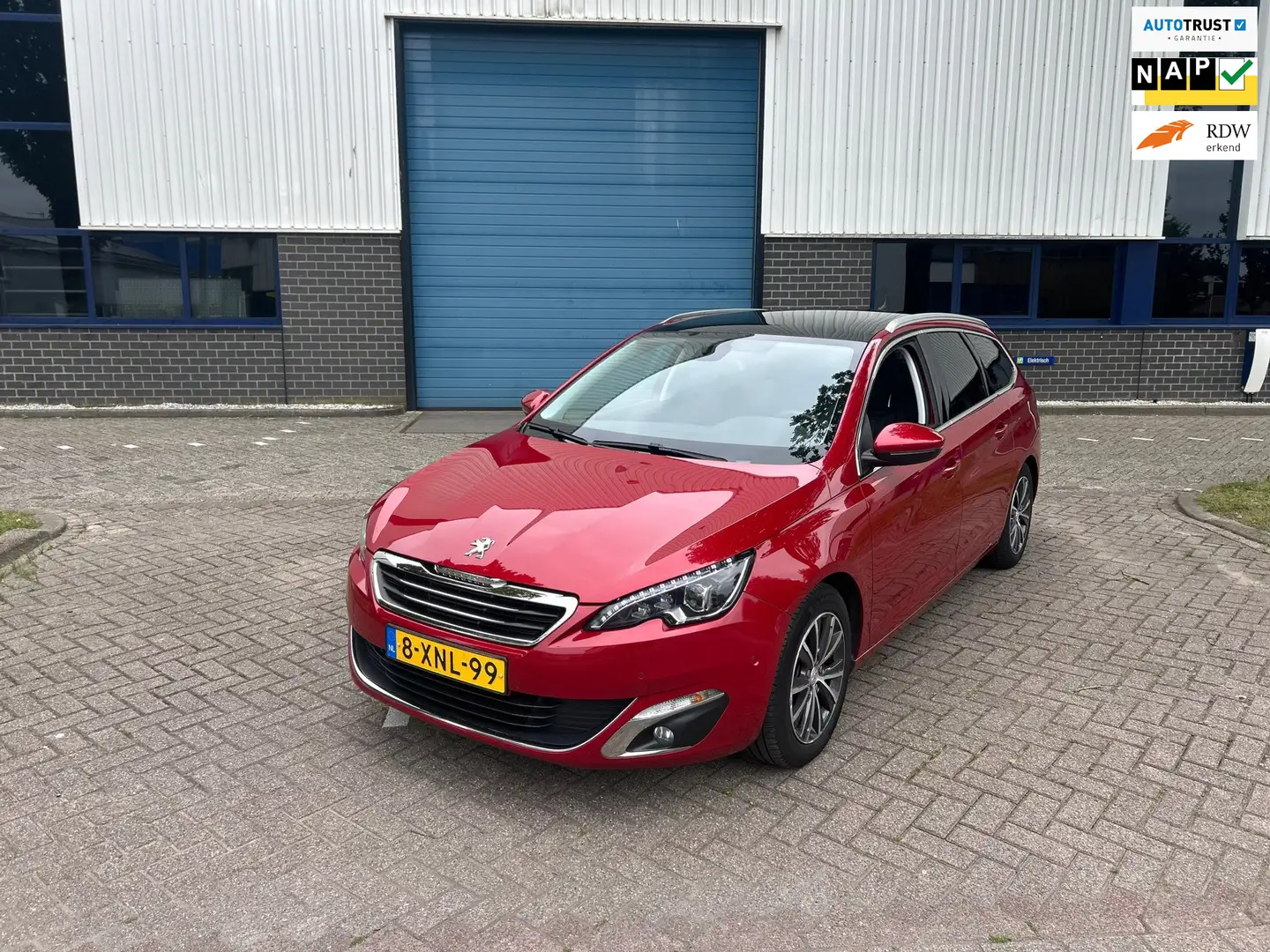 Peugeot 308 SW 1.2 e-THP * Panoramadak * Stoelverwarming * Nav Rood - 1