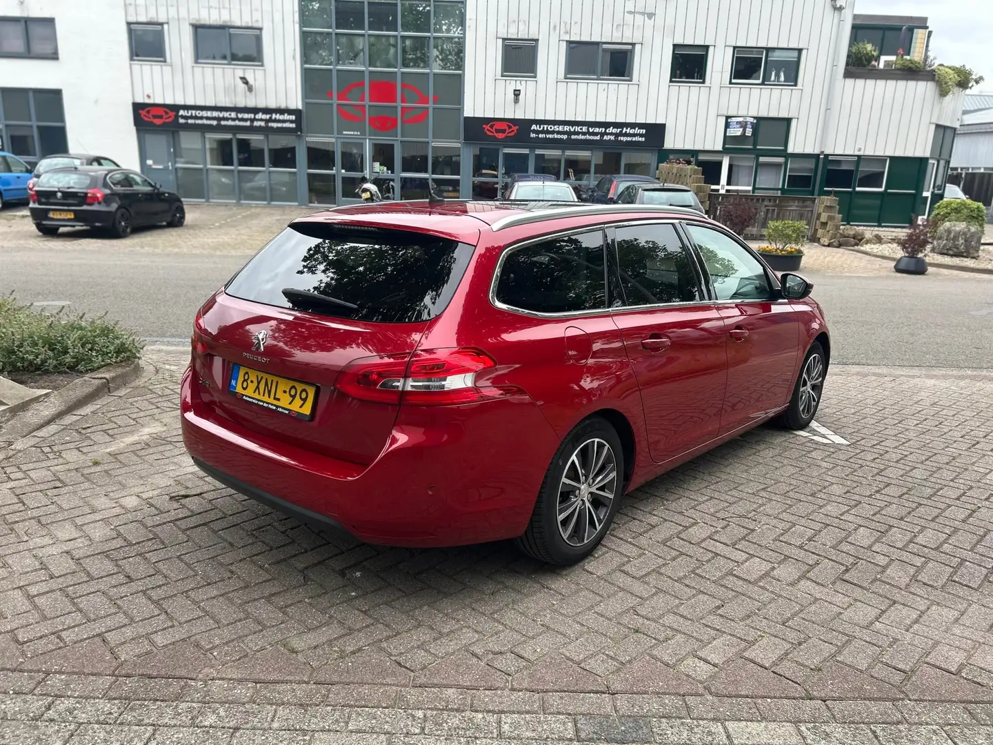 Peugeot 308 SW 1.2 e-THP * Panoramadak * Stoelverwarming * Nav Rood - 2