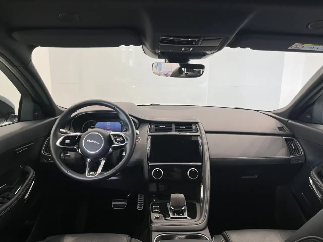 Jaguar E-Pace P200 R-Dynamic SE AWD HUD AHK-el. klappb., миниатюра 4