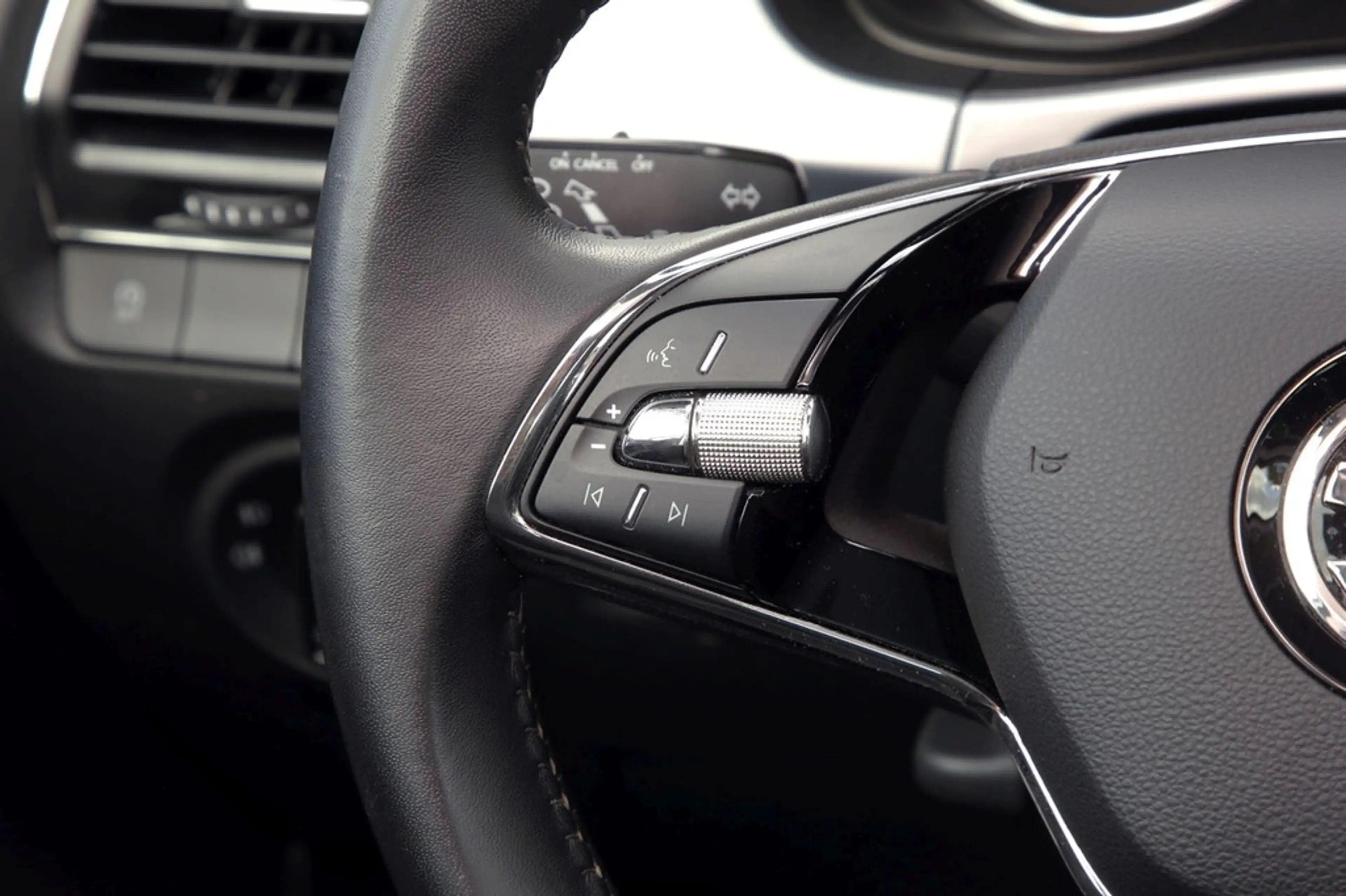Skoda Fabia Combi 1.0 TSI Ambition Klima Sitzheizung — photo 17