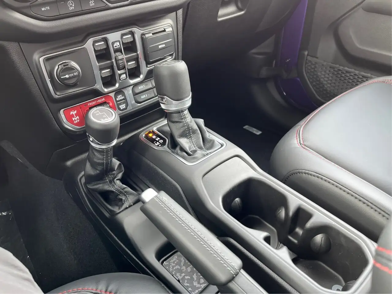 Jeep Gladiator photo Jeep Gladiator