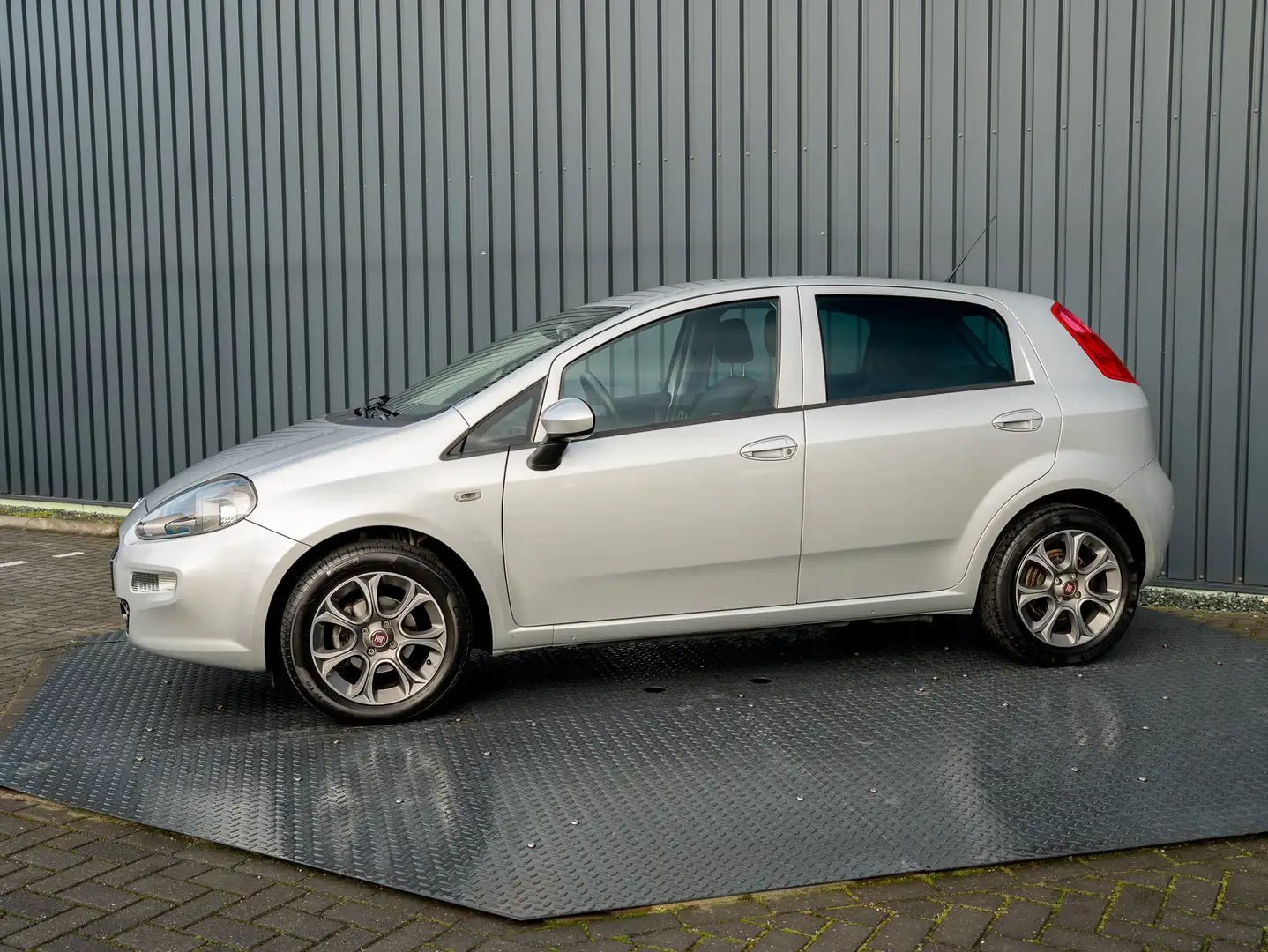 Fiat Punto Evo 0.9 TwinAir Sempre | Parkeersensoren | Cruisecontr Grau - 2